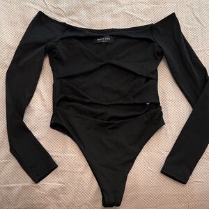 White fox cut out off shoulder bodysuit size S